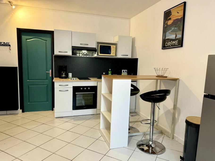 Joli Studio Centre-Ville Loriol-sur-Drome Zewnętrze zdjęcie