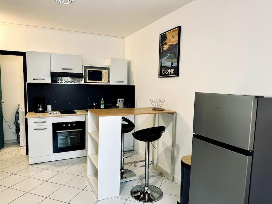 Joli Studio Centre-Ville Loriol-sur-Drome Zewnętrze zdjęcie